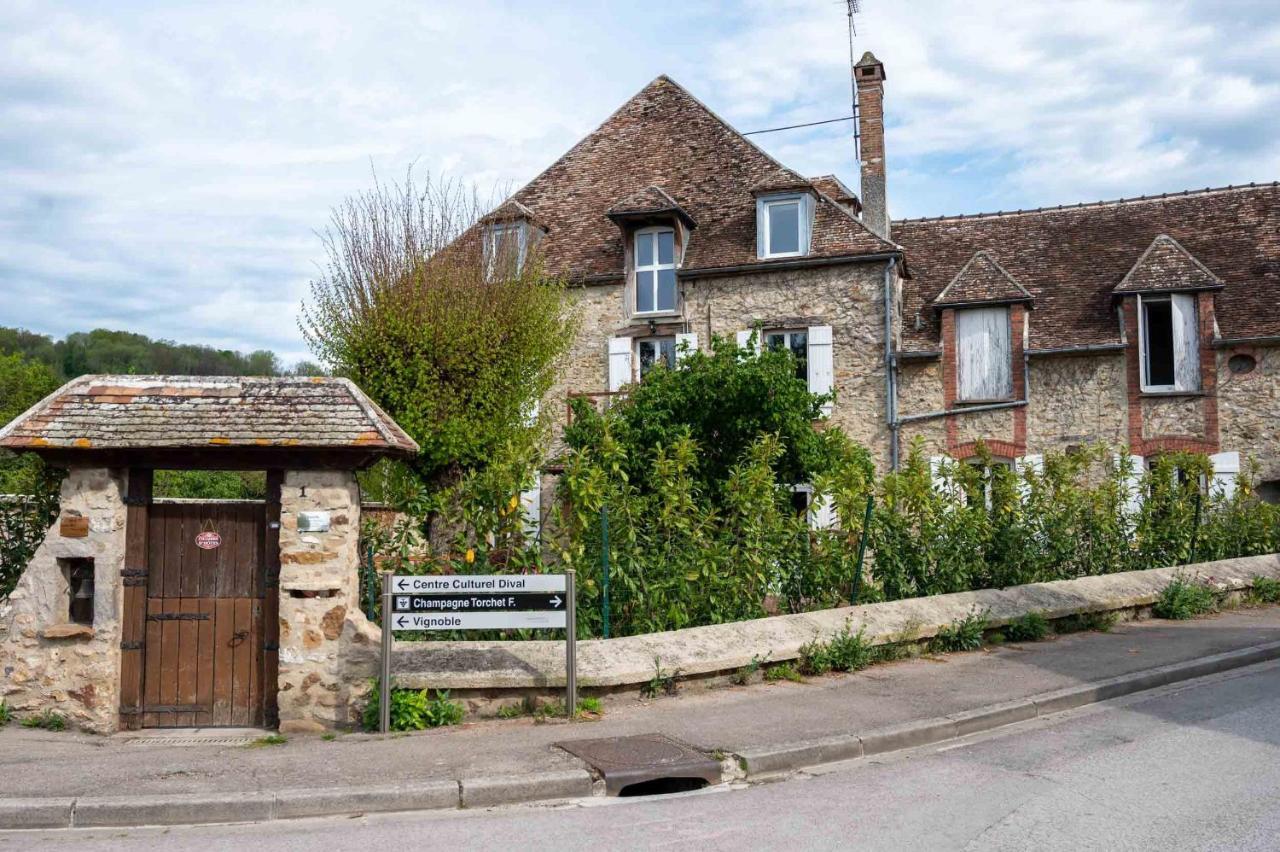 Le Moulin De Cutesson O Dela Du M Bed & Breakfast Villenauxe Ngoại thất bức ảnh